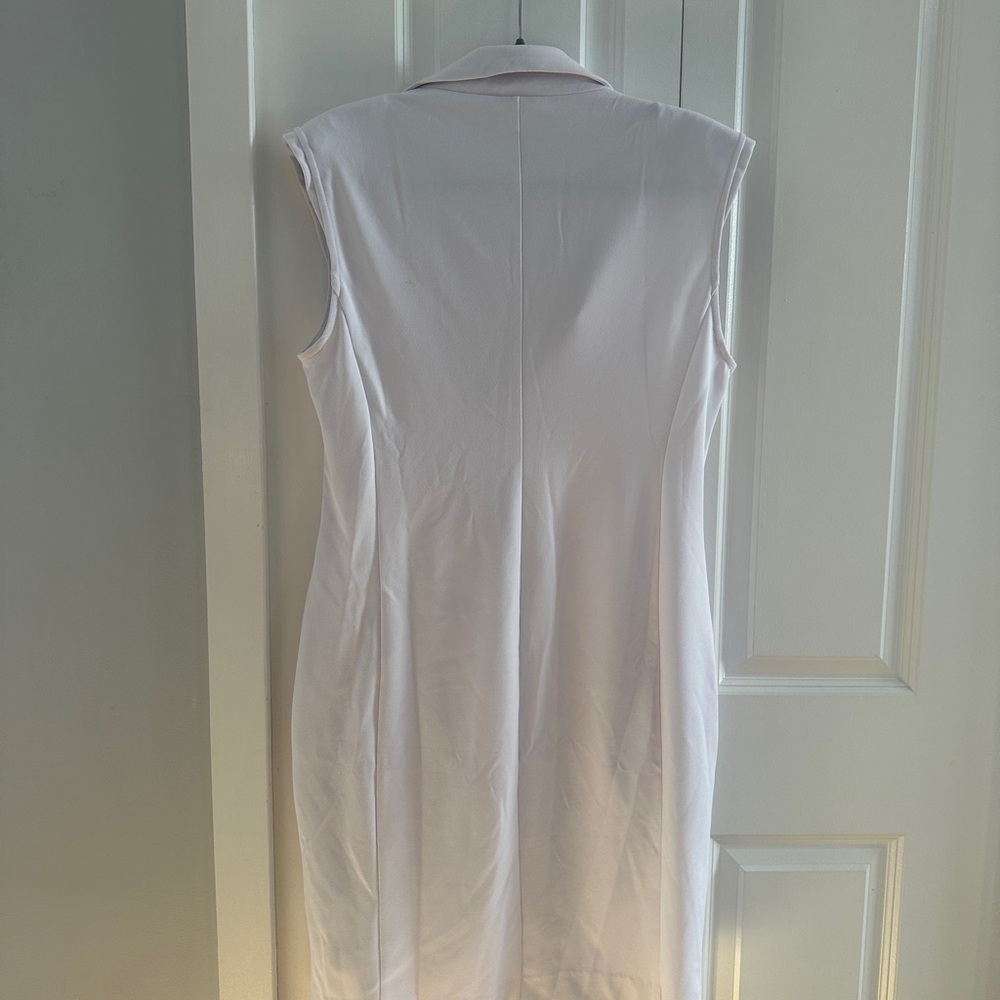 Elegant White Blazer Dress - Picture 3 of 4